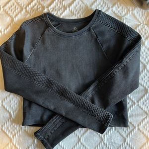 Aerie long sleeve workout top size medium